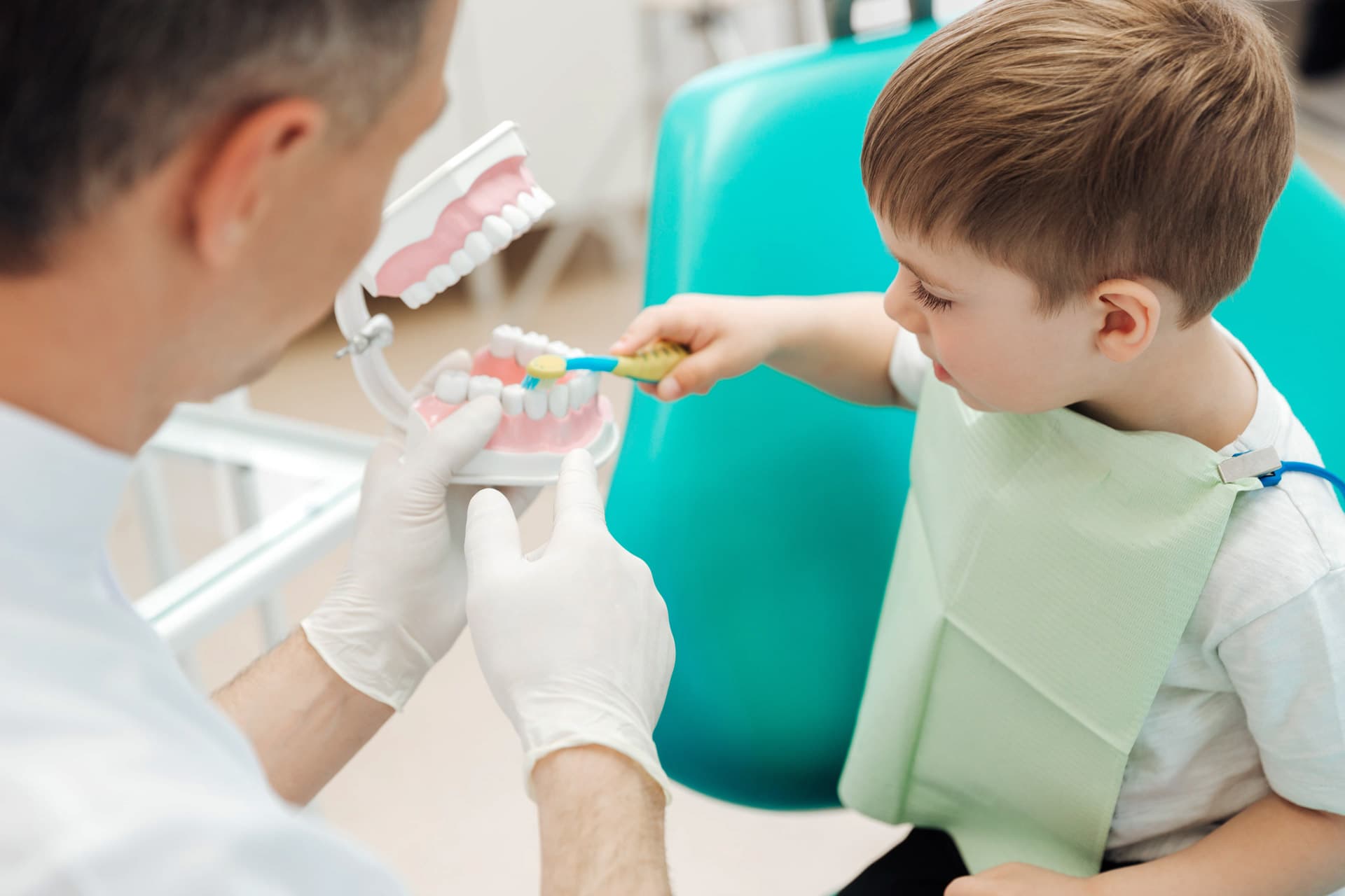 Contacta con tu clínica de odontología infantil en Lugo